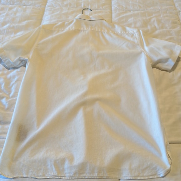 Burberry button down short sleeve.  73% cotton, 27% linen. - Picture 8 of 8